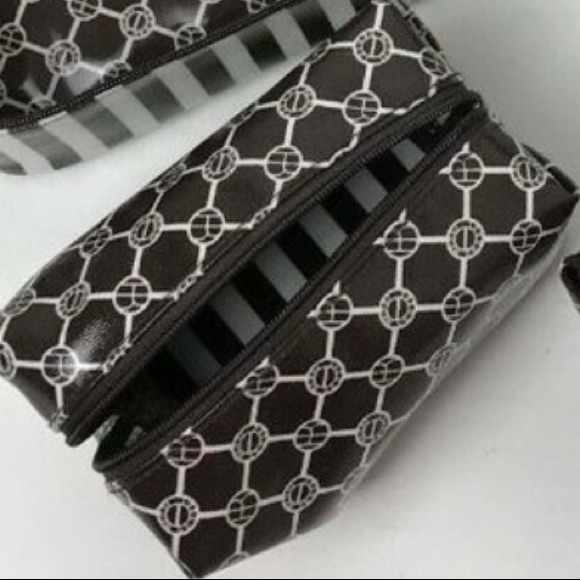 henri bendel Handbags - Henri Bendel Small Pouch